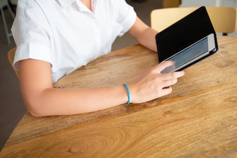 iPad i daglig brug hvor batteriet aflader hurtigere end normalt
